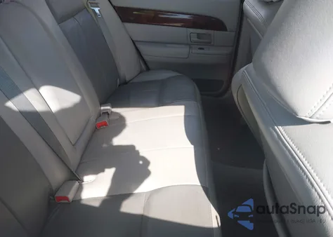 2004 Mercury Grand Marquis Gs z USA, uszkodzony, nr VIN 2MEFM74W14X678543